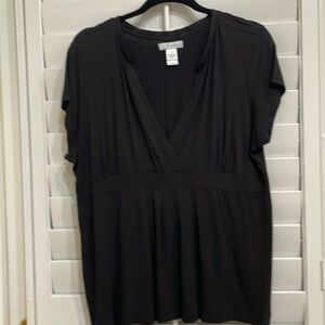 JH Collectibles XL Black Short Sleeve V-Neck Top.